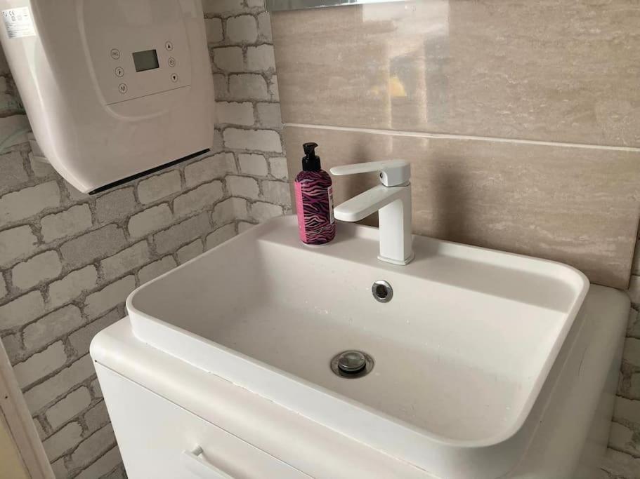 Le Voyageur Apartment Безансон Екстериор снимка